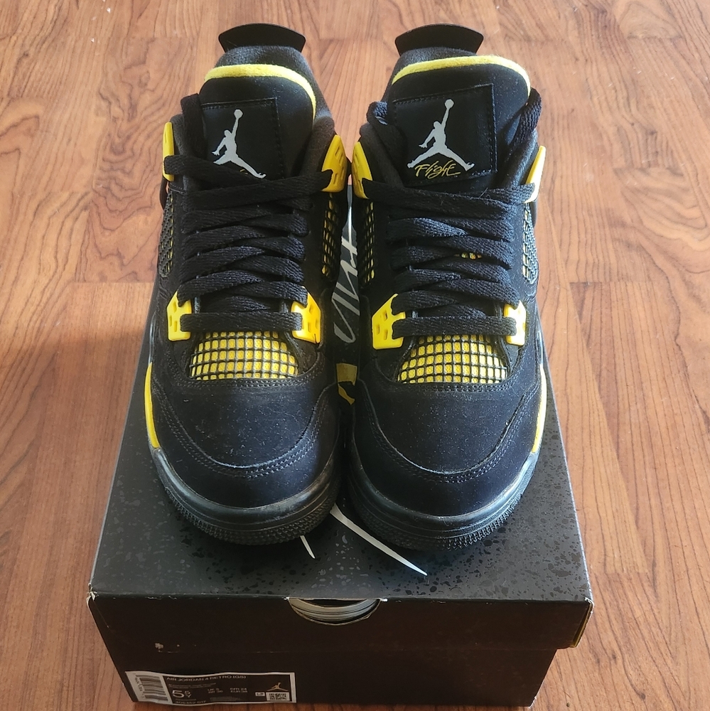 Nike air jordan 4 retro thunder yellow